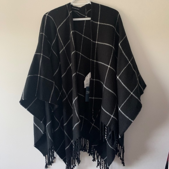 NWT Shawl - Picture 1 of 2